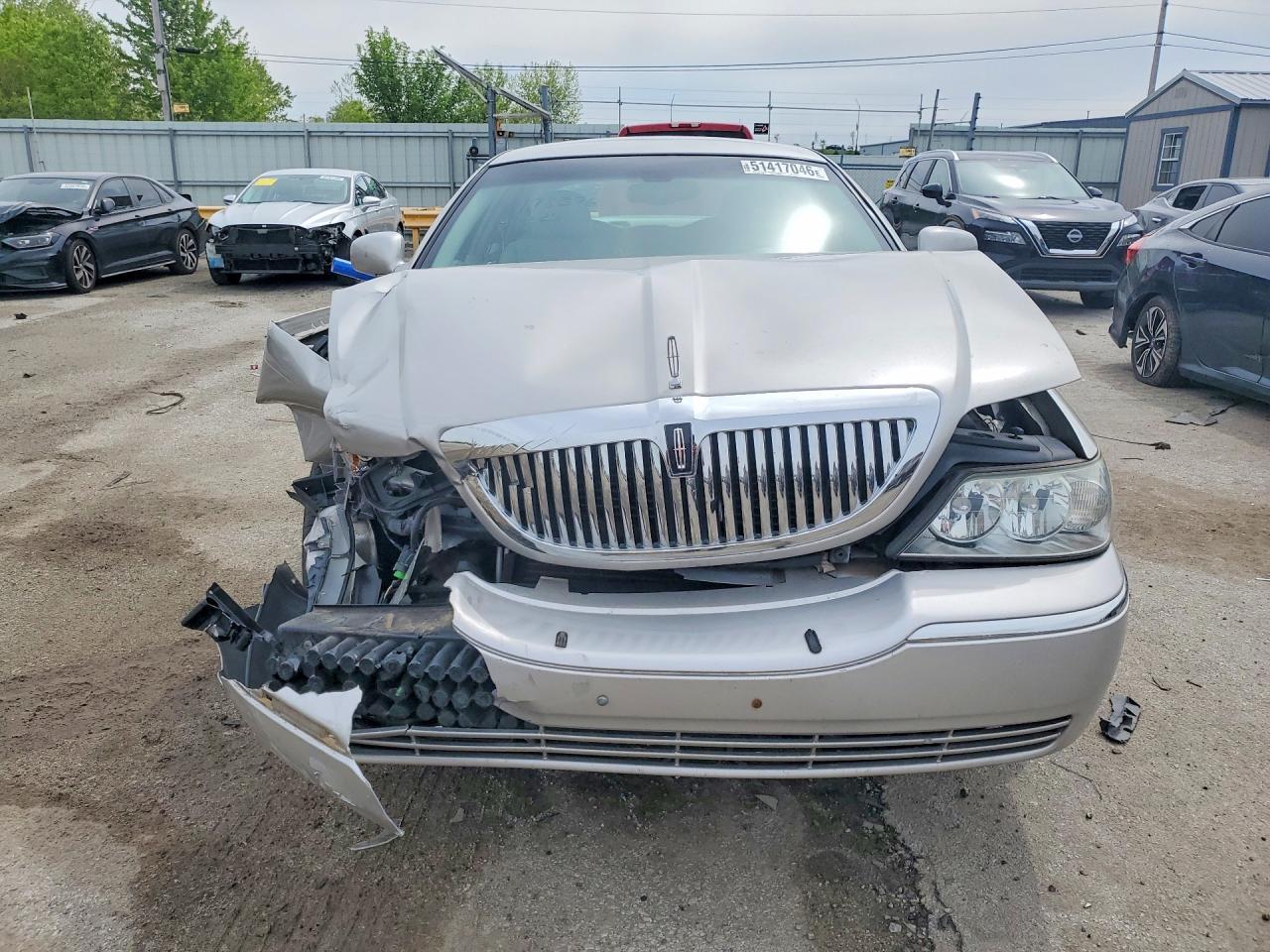 2003 Lincoln Town Car Executive - Фото 5