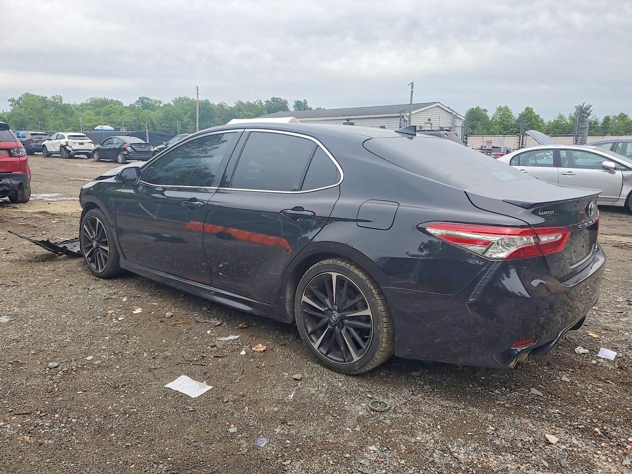 2020 Toyota Camry Xse - Фото 2
