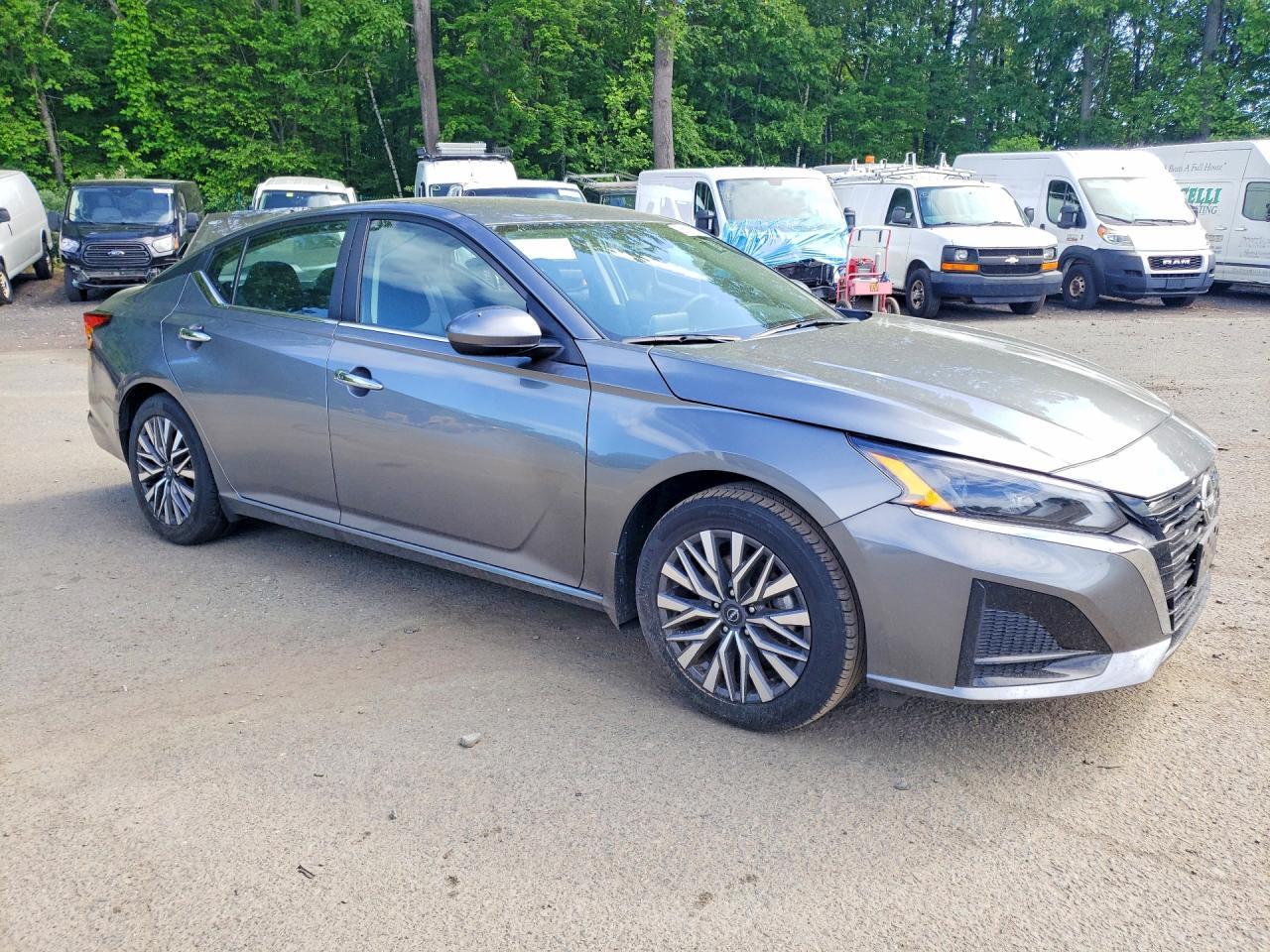 2023 Nissan Altima Sv - Image 4