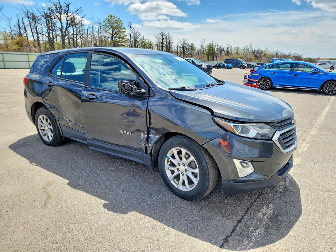 2020 Chevrolet Equinox Ls - Image 4