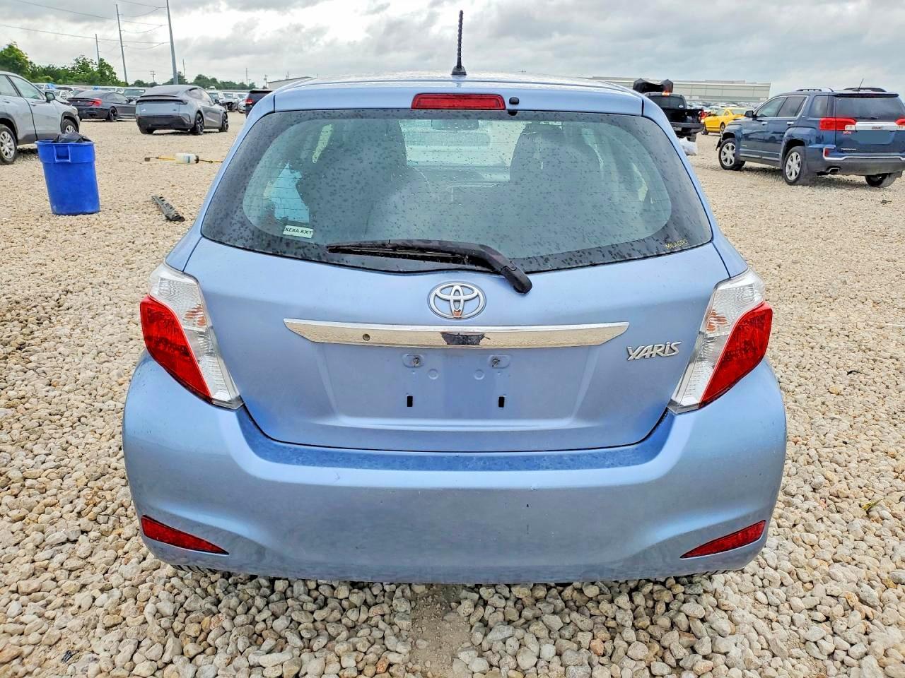2014 Toyota Yaris 5-Door L Fleet - Фото 6