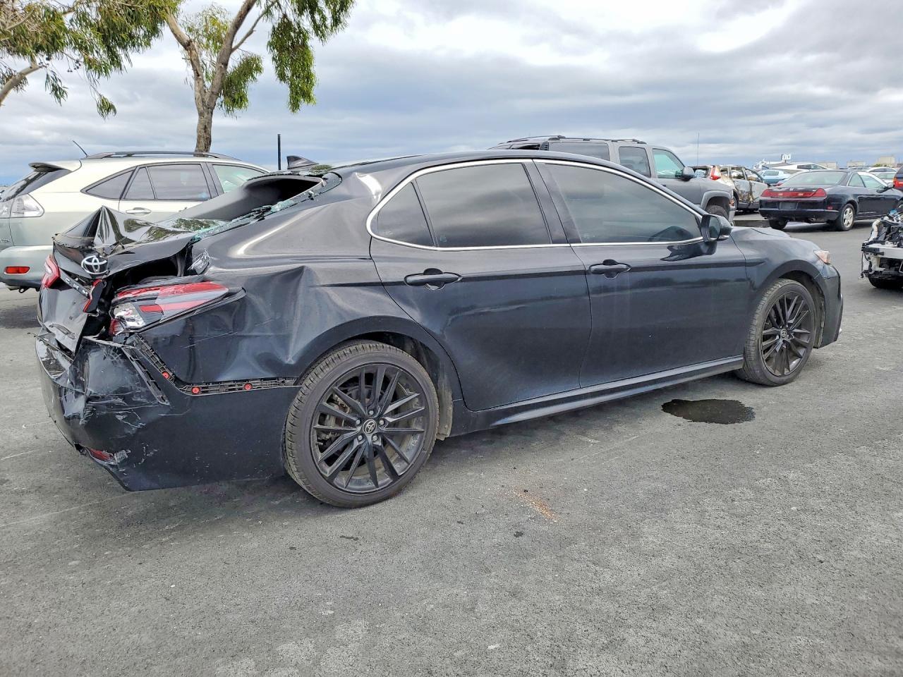 2022 Toyota Camry Xse - Фото 3