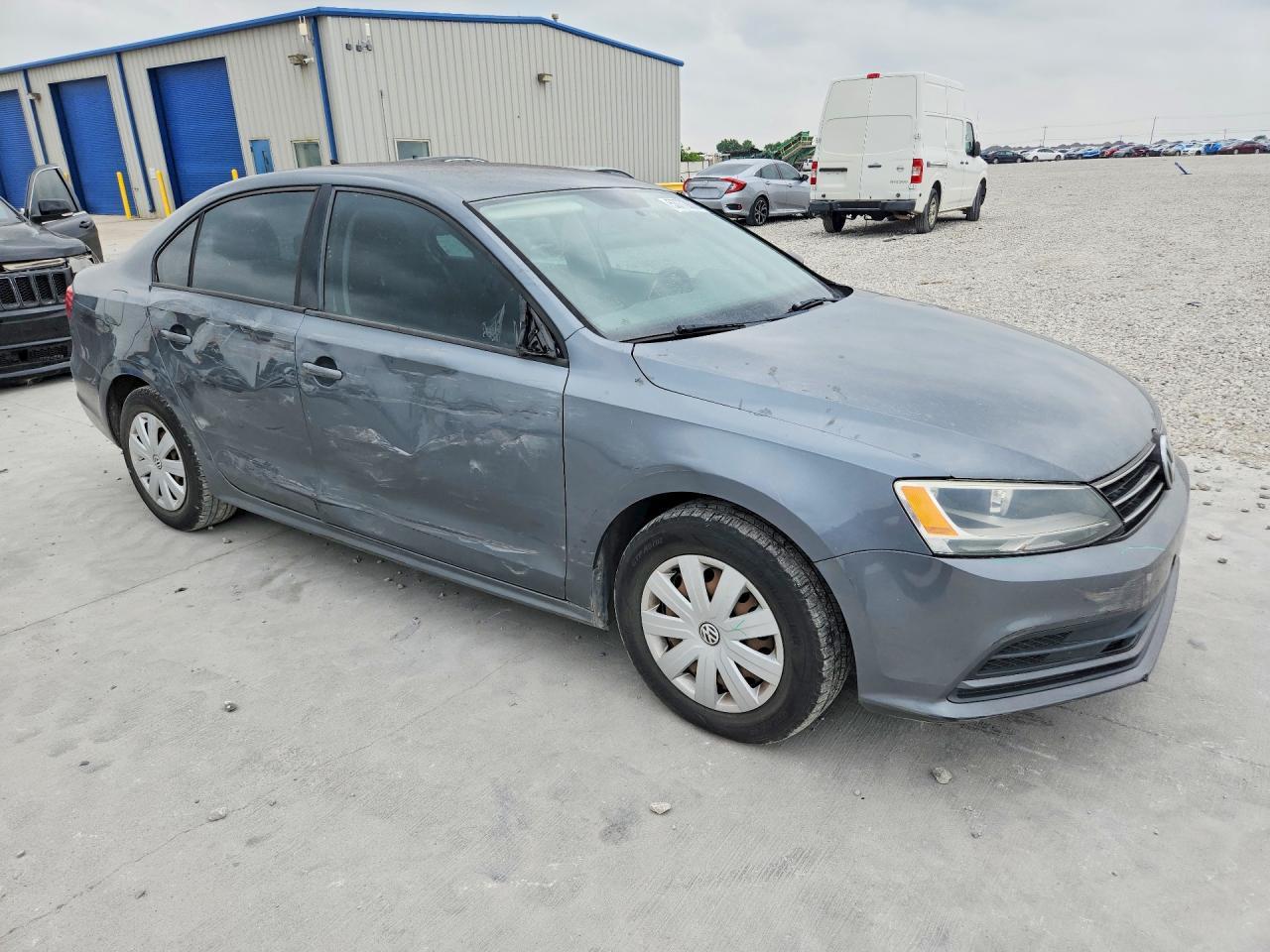 2015 Volkswagen Jetta Base - Image 4
