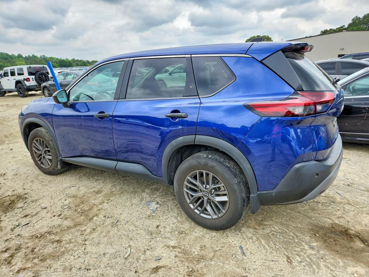 2023 Nissan Rogue S - Фото 2