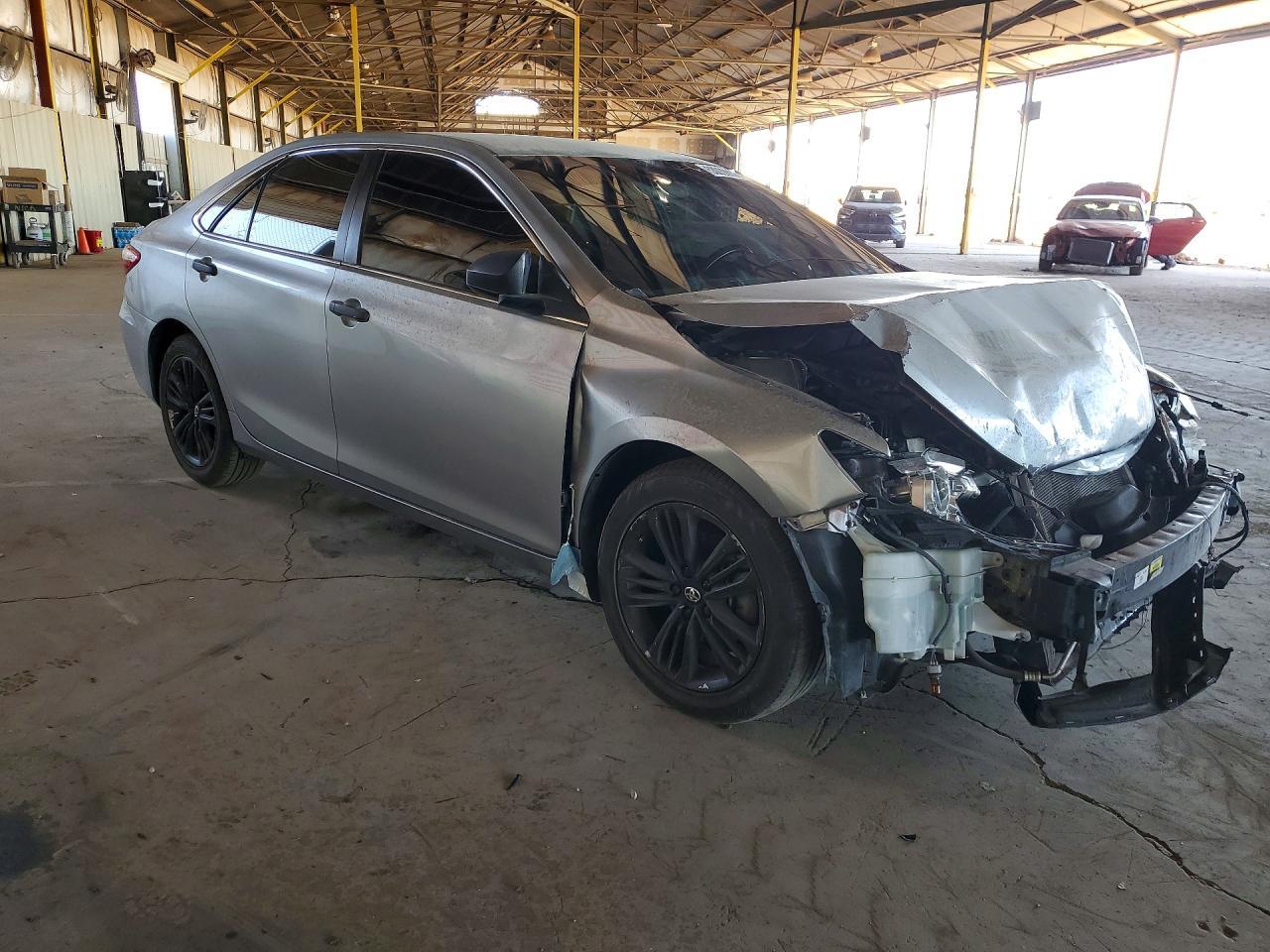 2016 Toyota Camry Se - Image 4