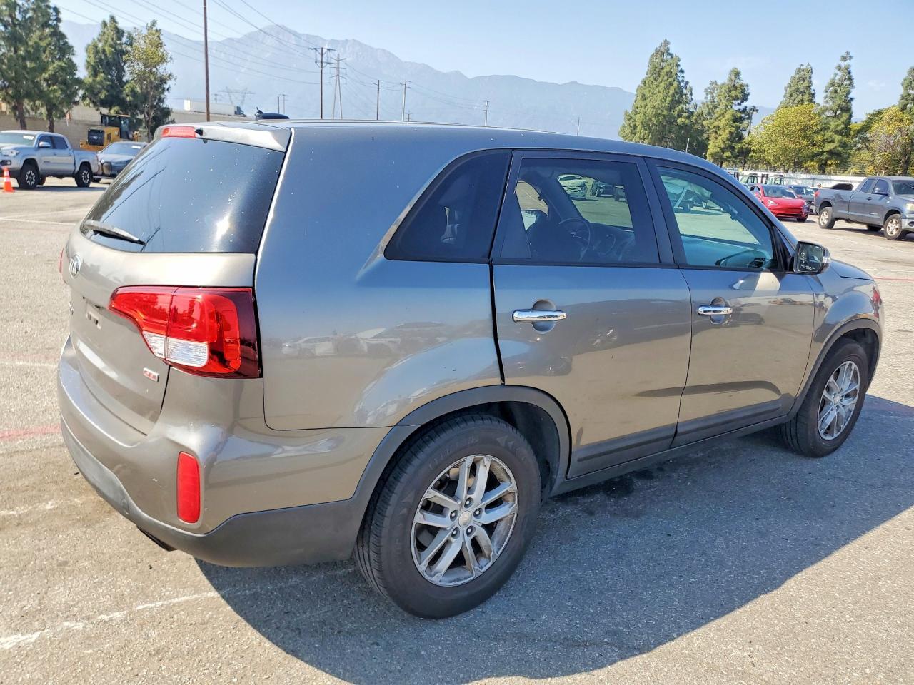 2014 Kia Sorento - Image 3