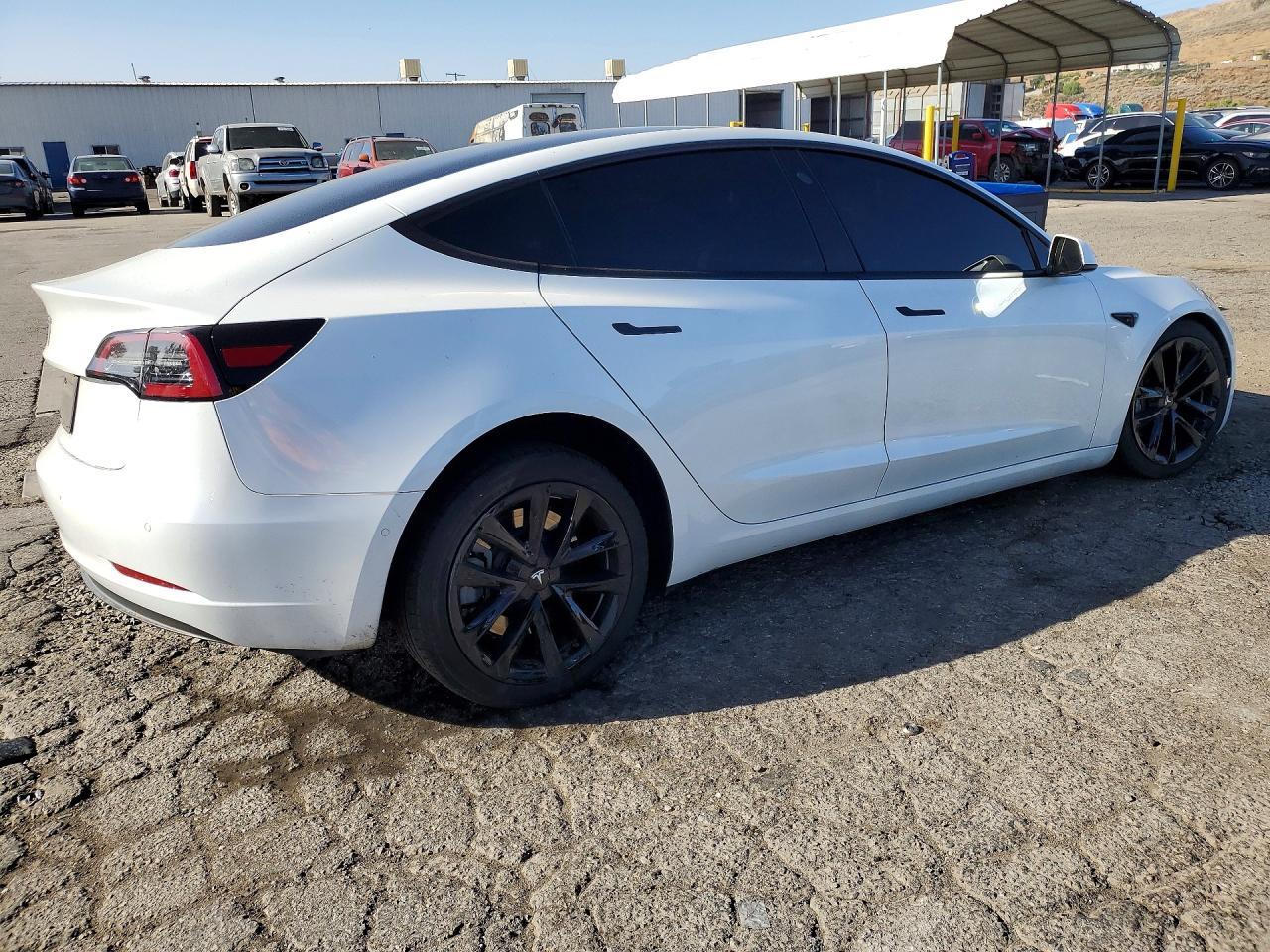 2022 Tesla Model 3 - Image 3