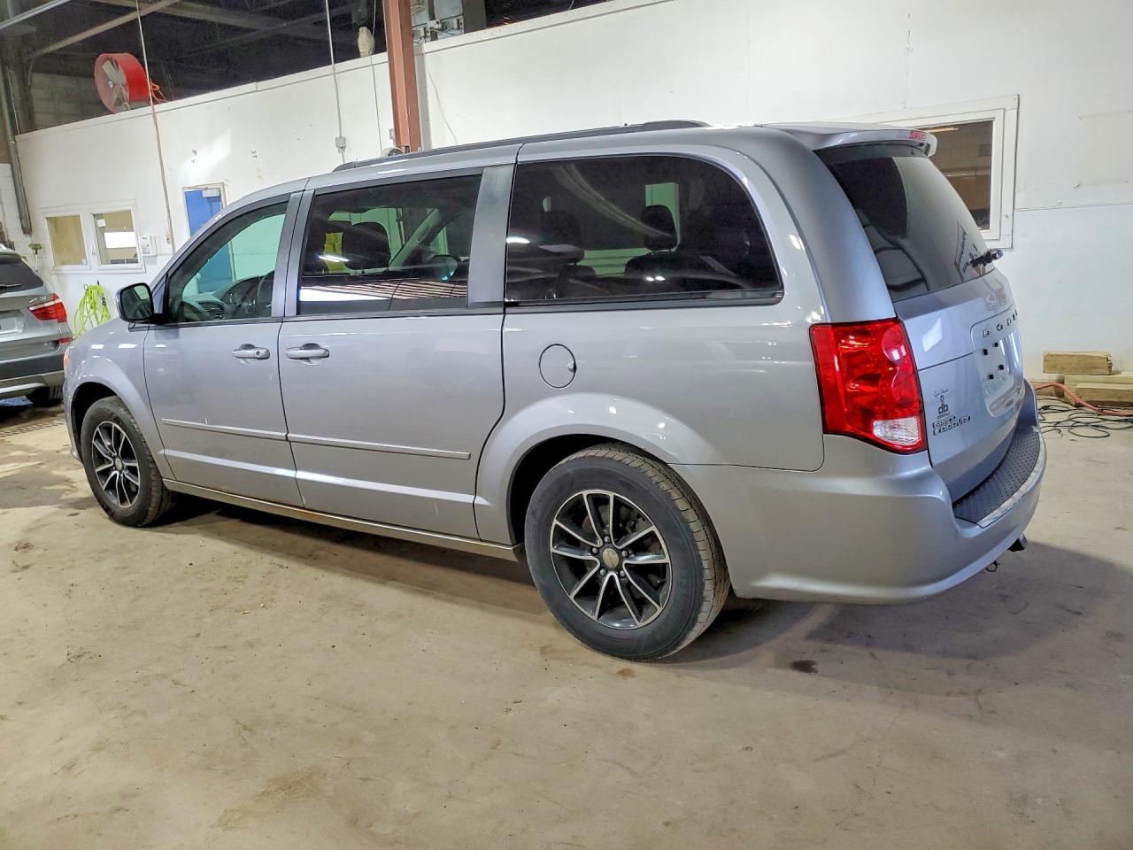 2016 Dodge Grand Caravan Sxt - Фото 2