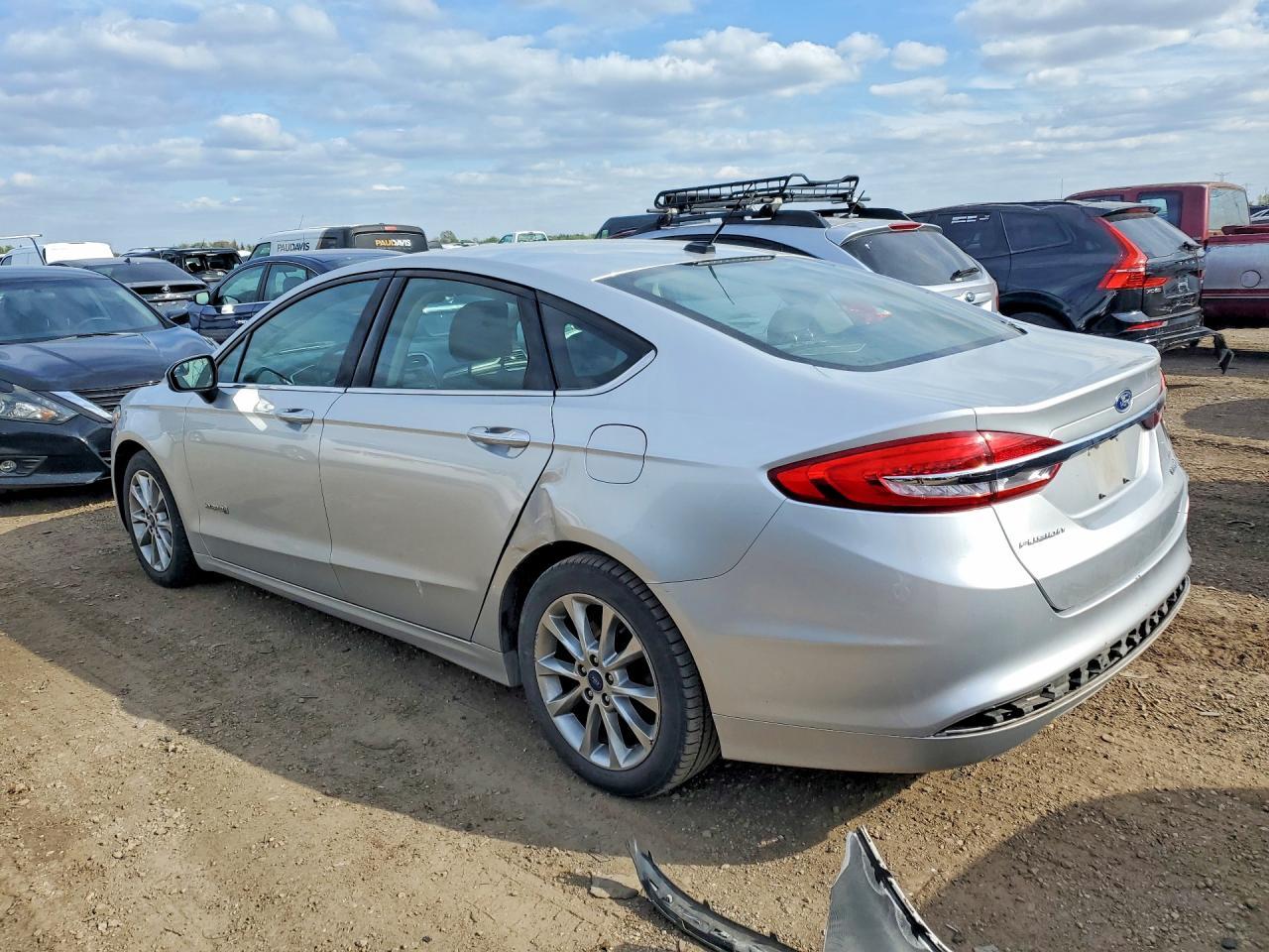 2017 Ford Fusion Se Hybrid - Фото 2