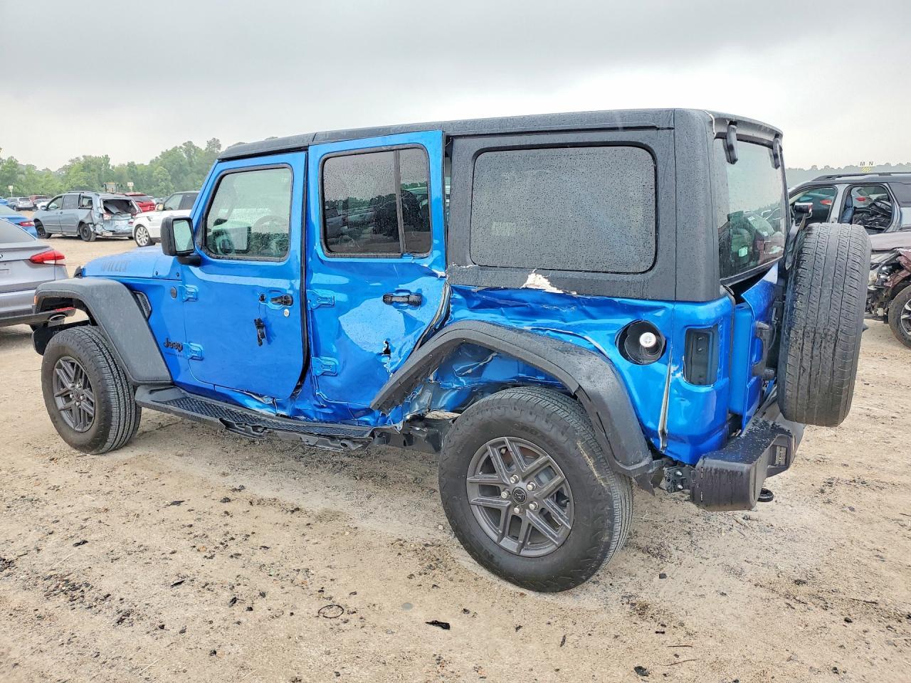 2026 Jeep Wrangler Sport - Фото 2