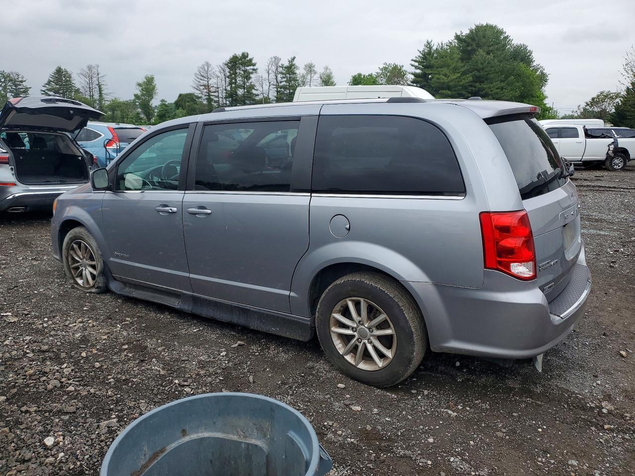 2019 Dodge Grand Caravan Sxt - Image 2