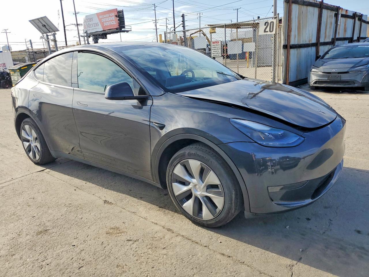 2024 Tesla Model Y - Image 4