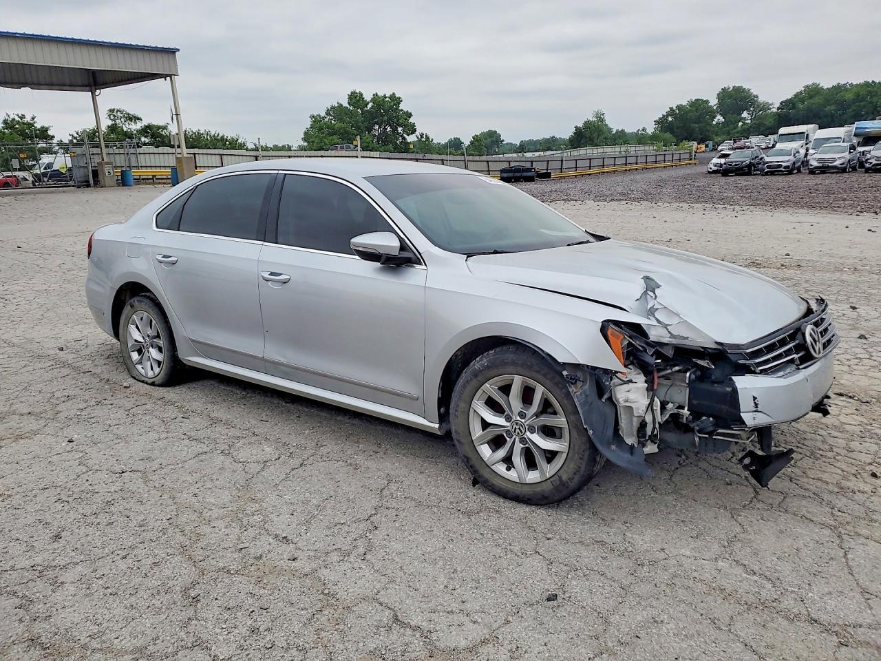 2017 Volkswagen Passat S - Image 4