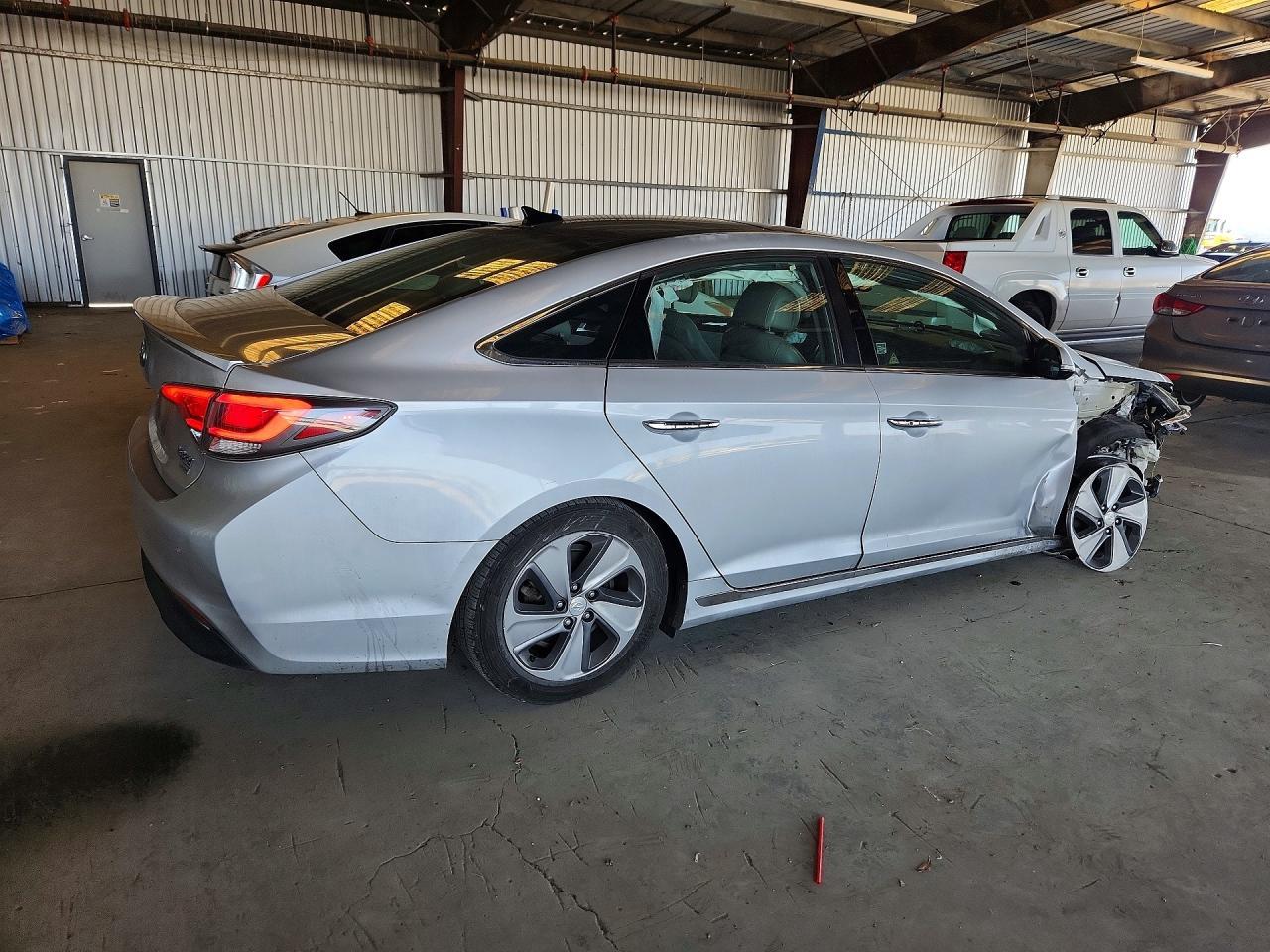2016 Hyundai Sonata Hybrid Limited - Image 3