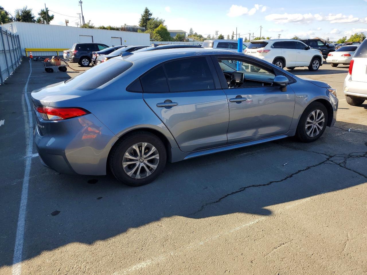 2021 Toyota Corolla Le - Фото 3