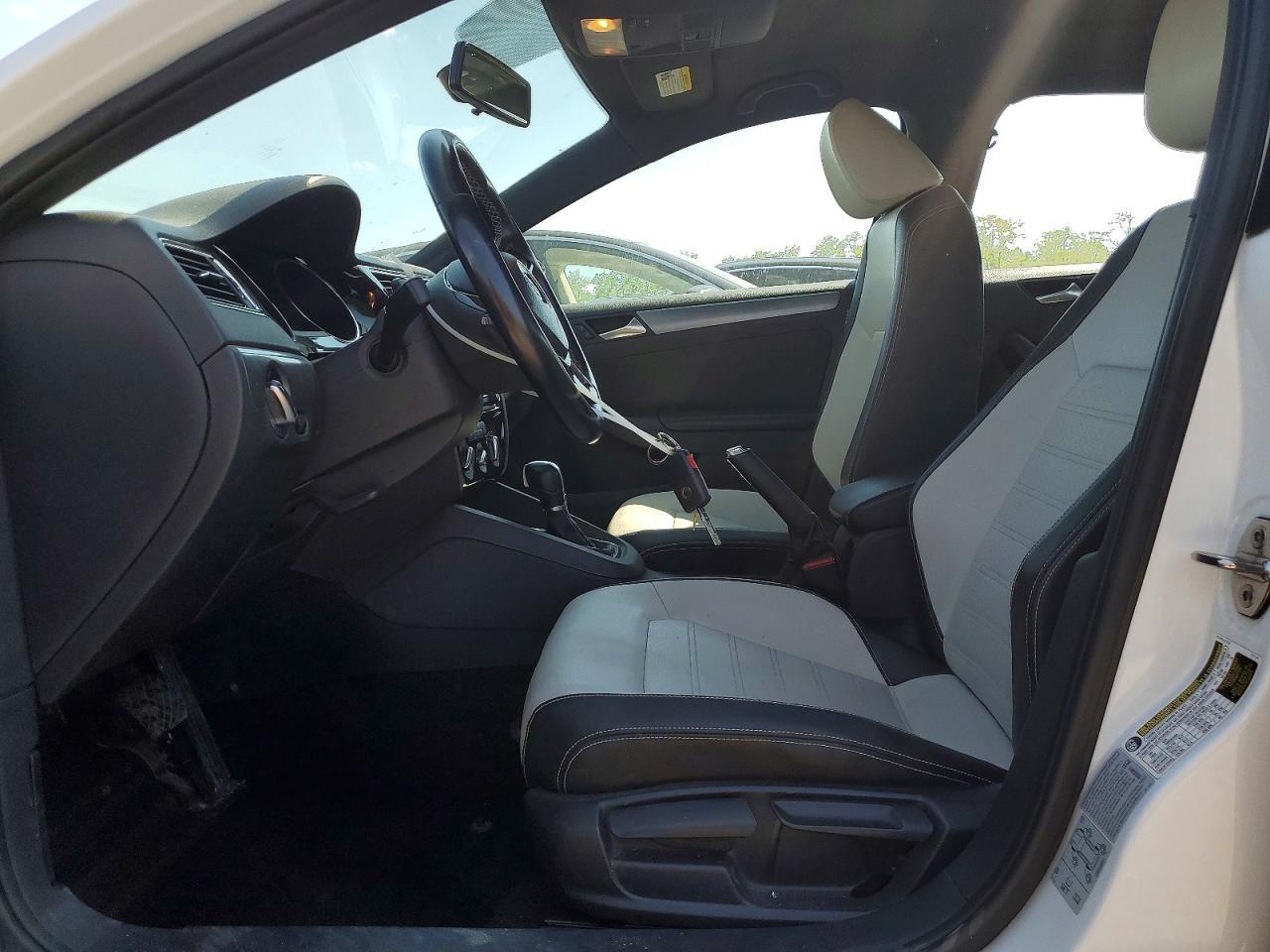 2016 Volkswagen Jetta Sport - Image 7