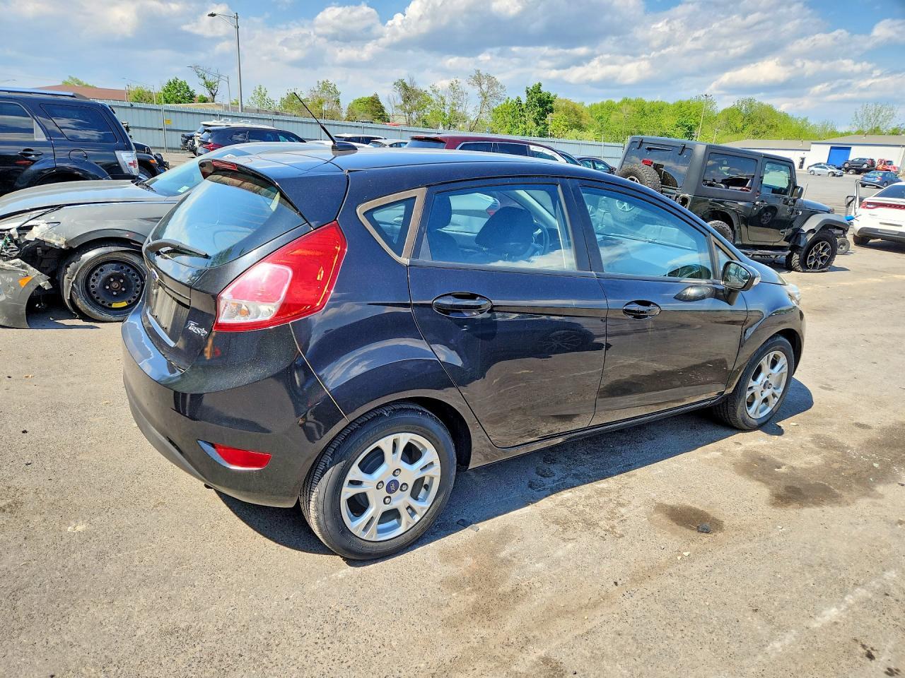 2014 Ford Fiesta Se - Image 3