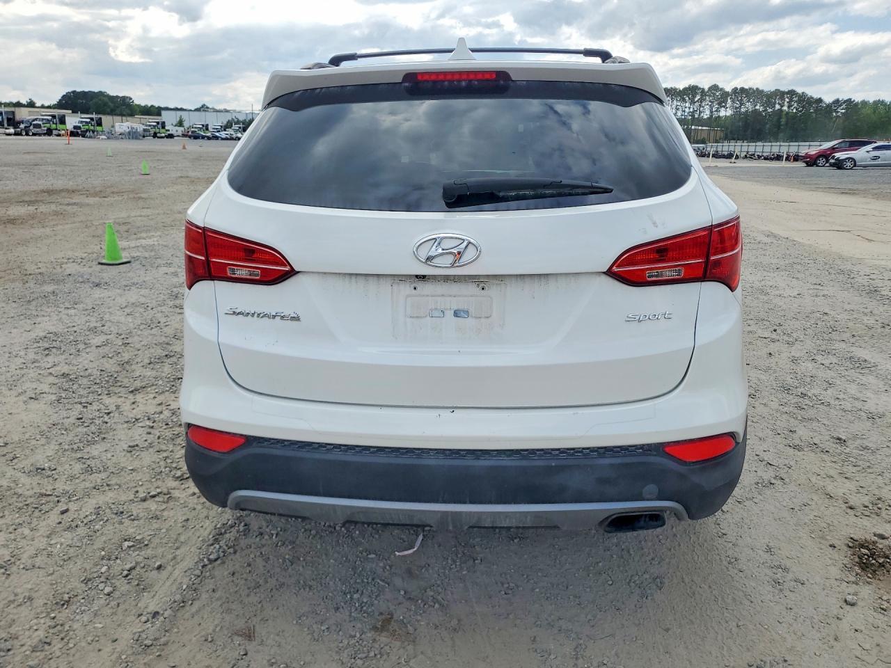 2015 Hyundai Santa Fe Sport 2.4L - Image 6