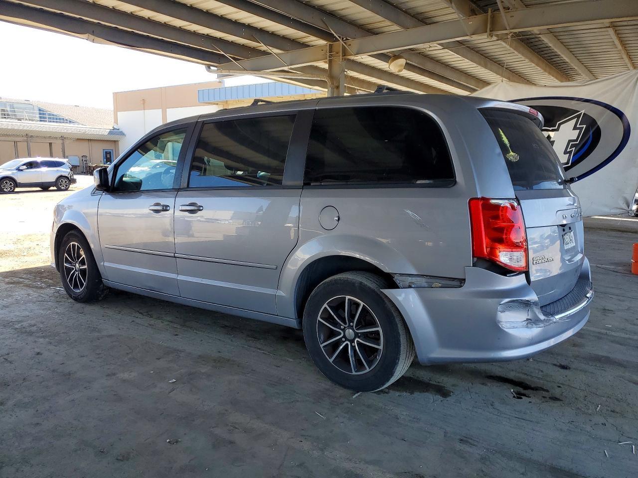 2016 Dodge Grand Caravan R - Image 2