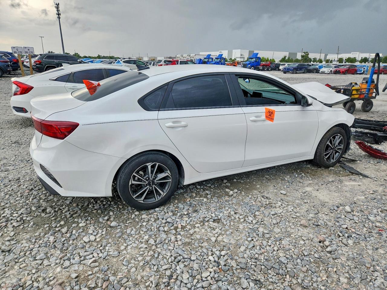 2023 Kia Forte Lxs - Фото 3