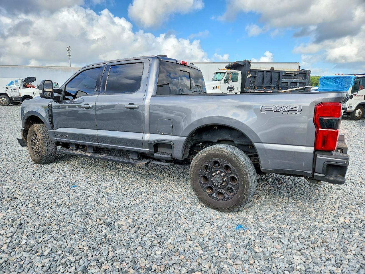 2023 Ford F350 Super Duty - Фото 2