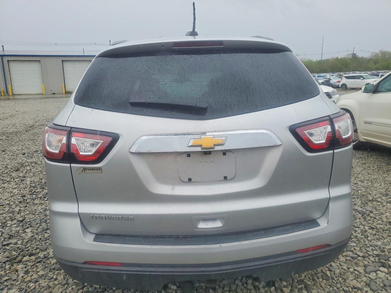 2017 Chevrolet Traverse Ls - Фото 6