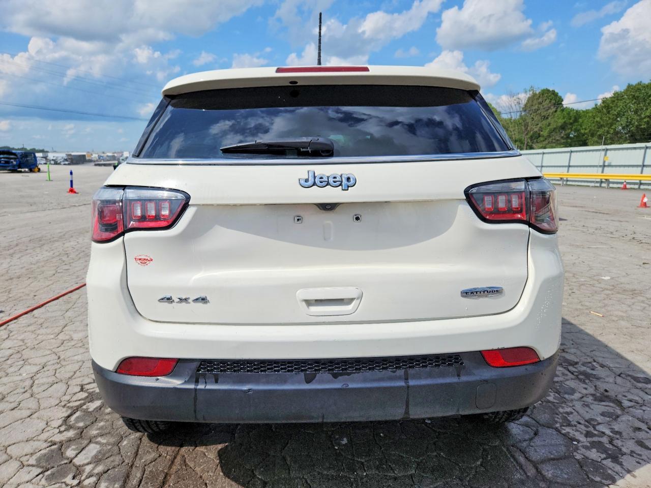 2018 Jeep Compass Latitude - Image 6