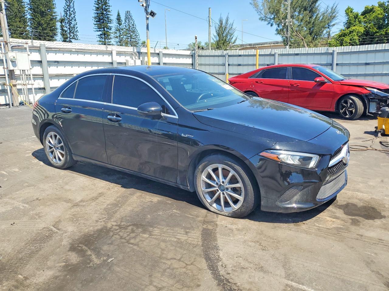 2019 Mercedes-Benz A 220 - Фото 4