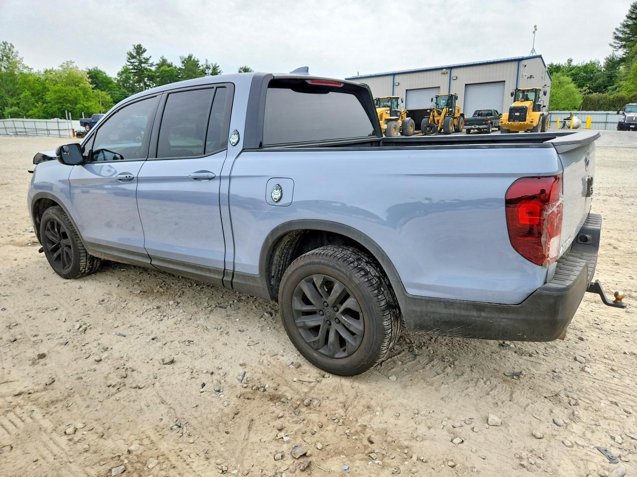 2023 Honda Ridgeline Sport - Image 2