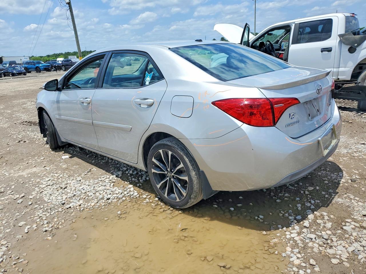 2017 Toyota Corolla Xse - Фото 2