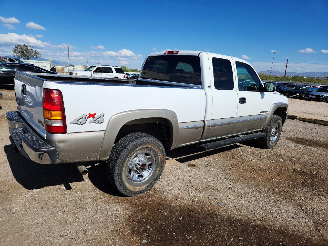 2000 GMC New Sierra K2500 - Фото 3