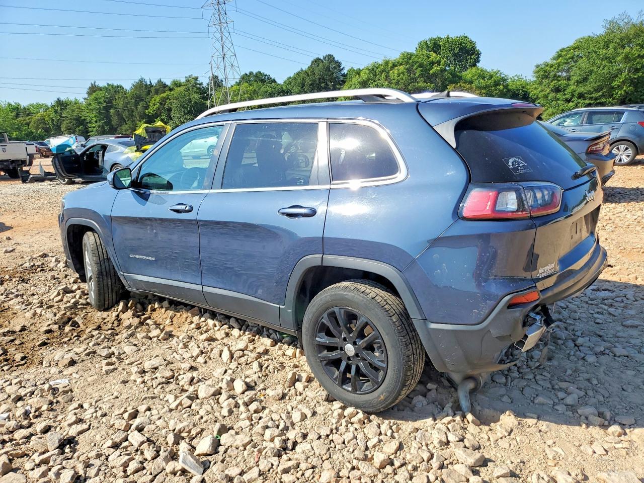 2021 Jeep Cherokee Latitude Plus - Image 2