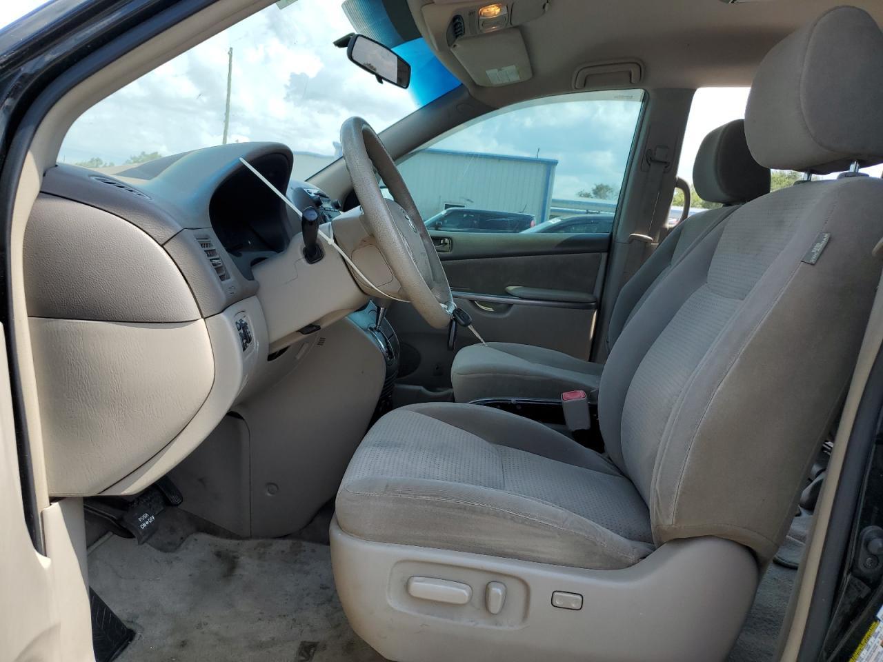 2010 Toyota Sienna Ce - Фото 7