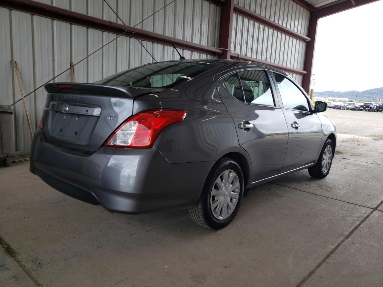 2019 Nissan Versa S - Фото 3