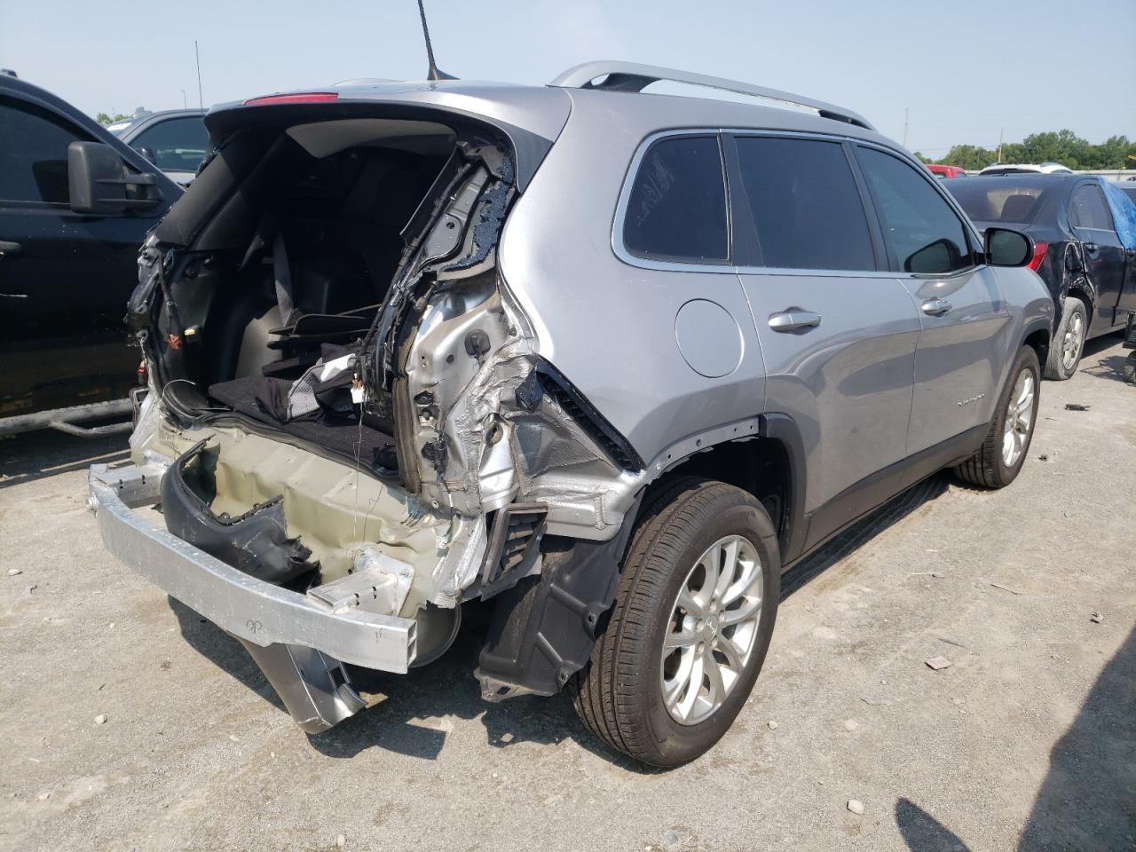 2019 Jeep Cherokee Latitude - Фото 3