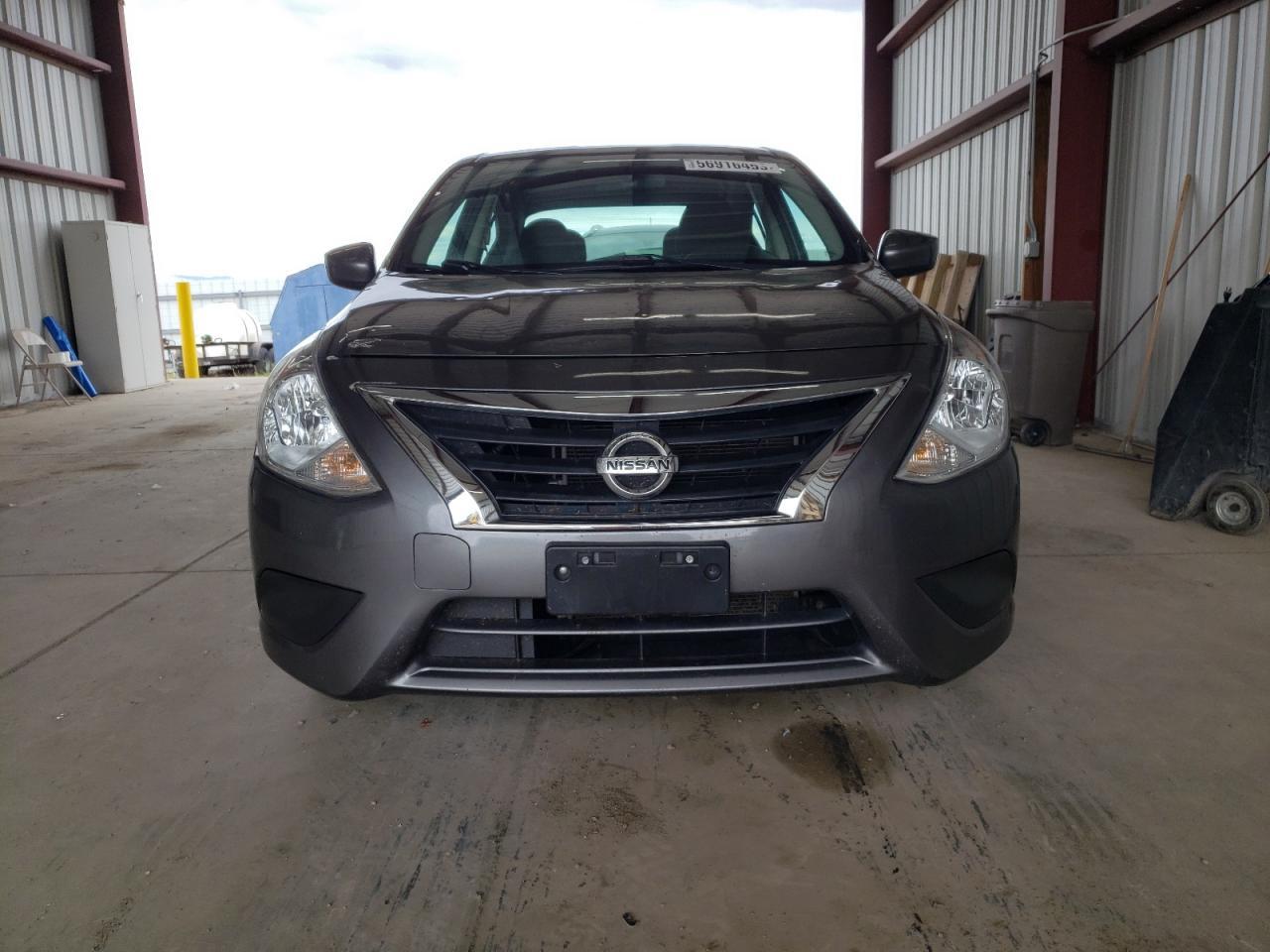 2019 Nissan Versa S - Фото 5