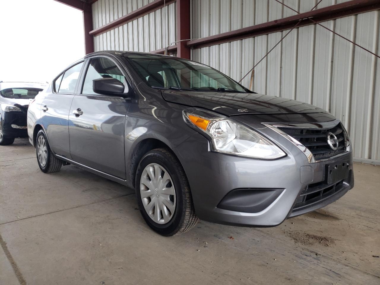 2019 Nissan Versa S - Фото 4