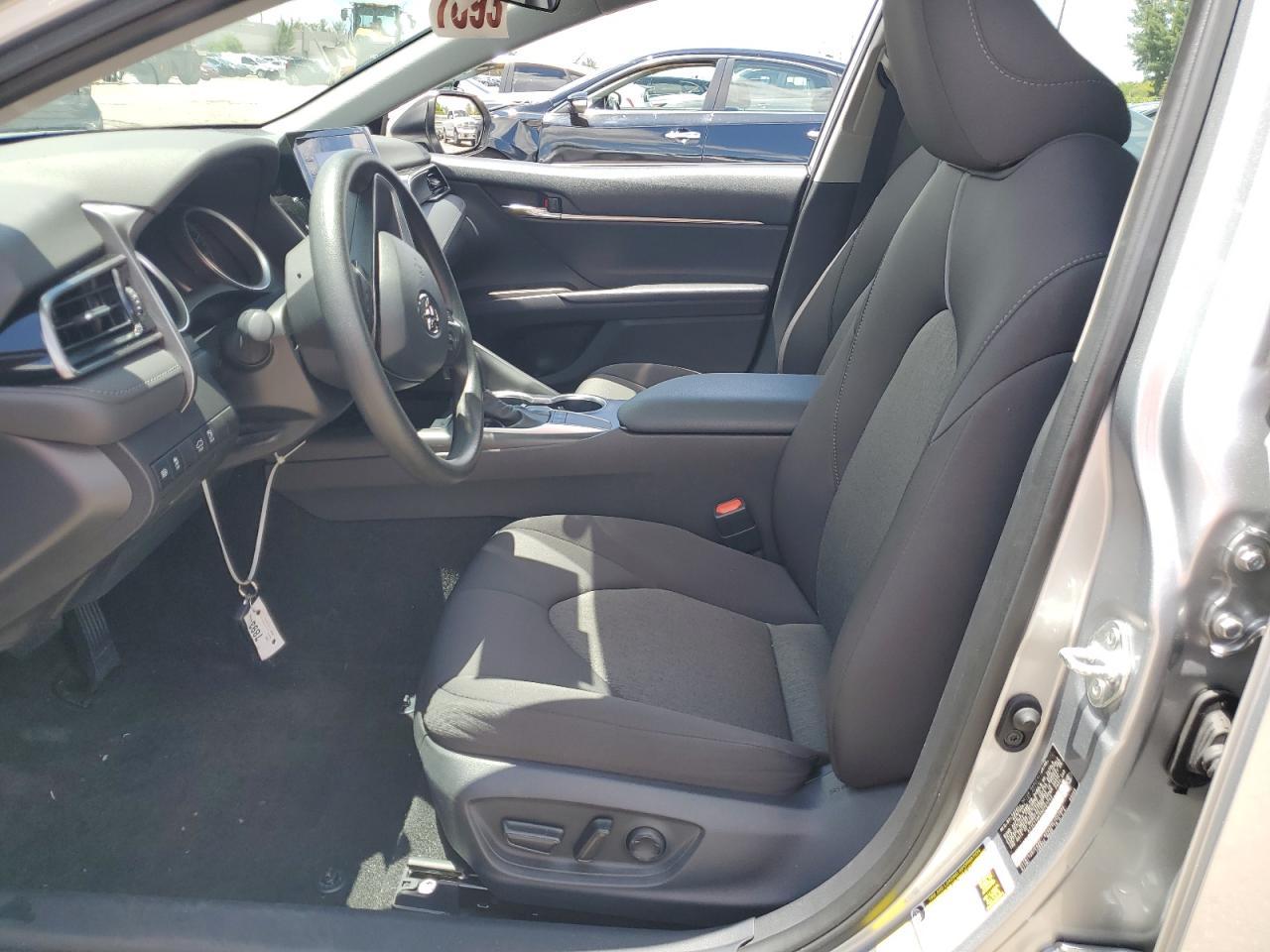 2022 Toyota Camry Le - Фото 7