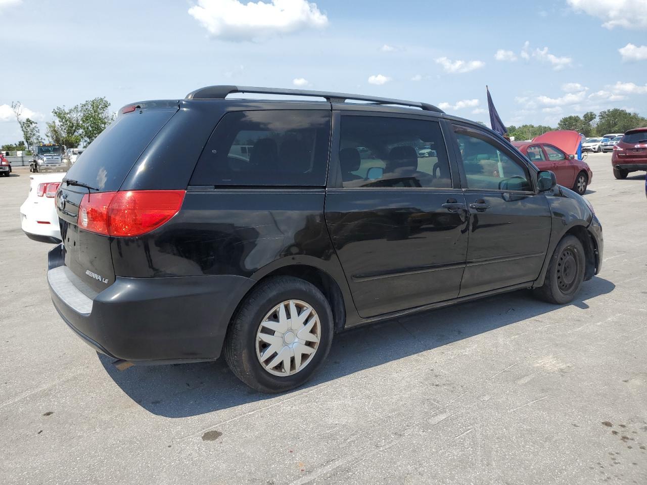 2010 Toyota Sienna Ce - Фото 3