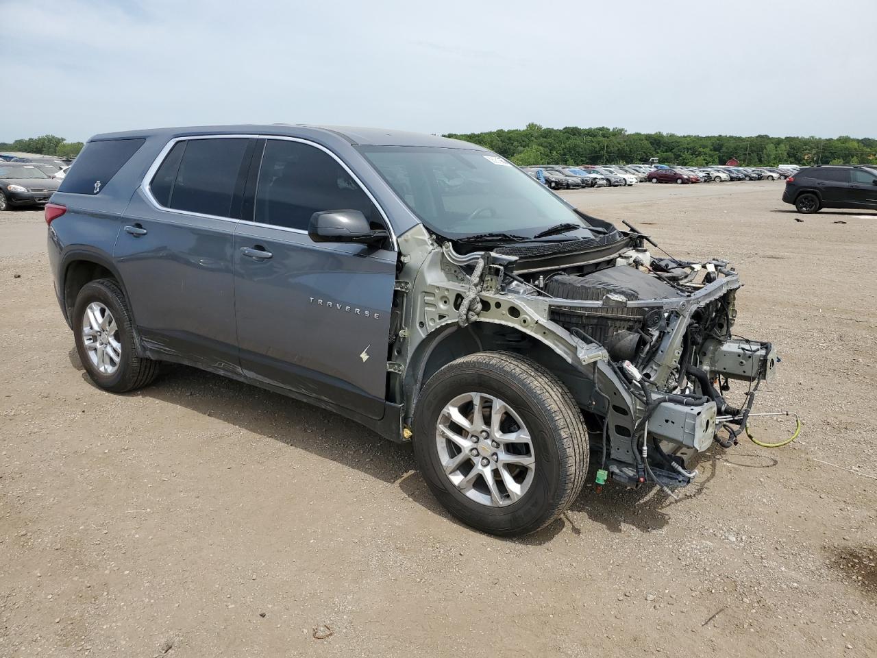 2019 Chevrolet Traverse Ls - Фото 4