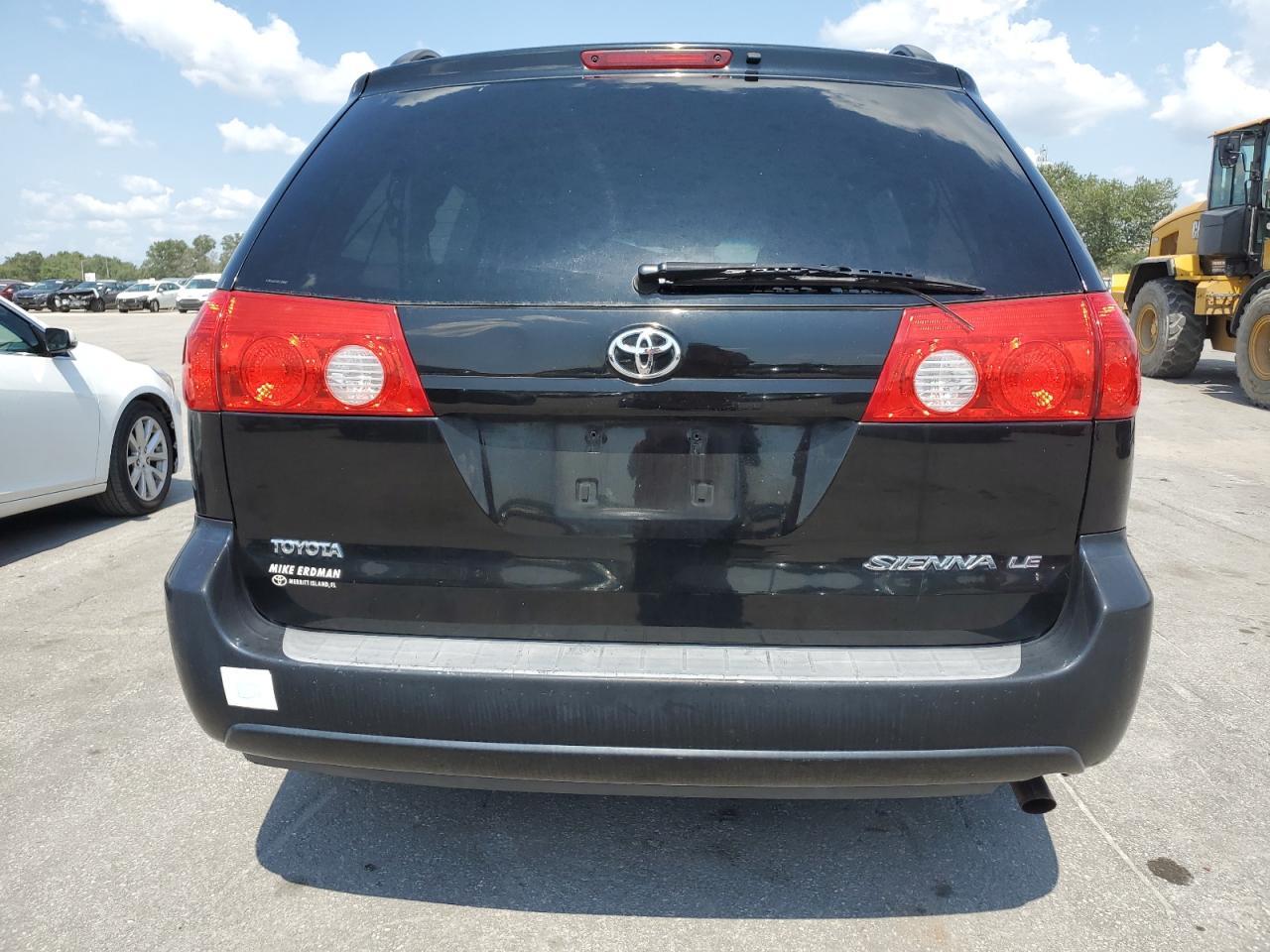 2010 Toyota Sienna Ce - Фото 6