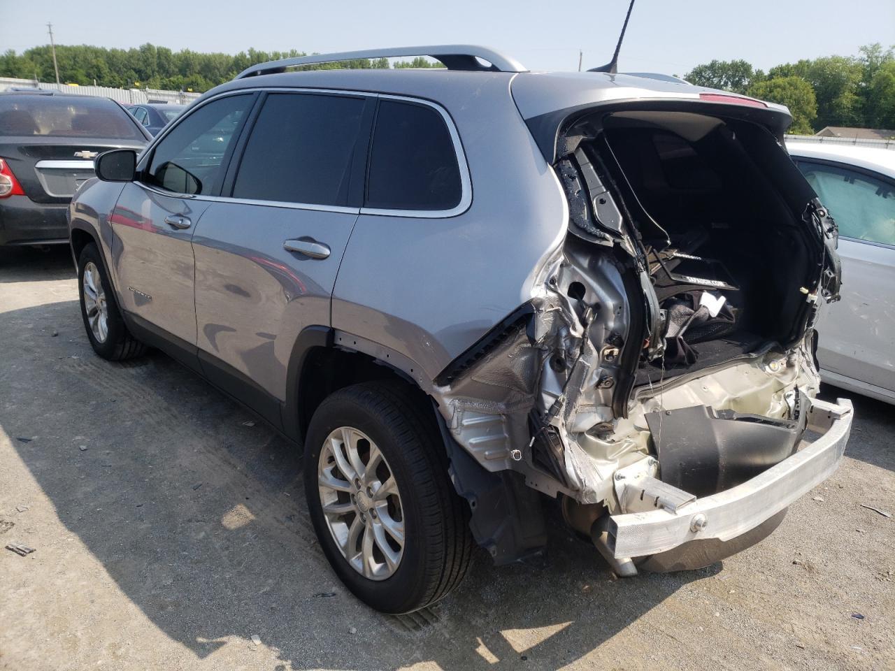2019 Jeep Cherokee Latitude - Фото 2