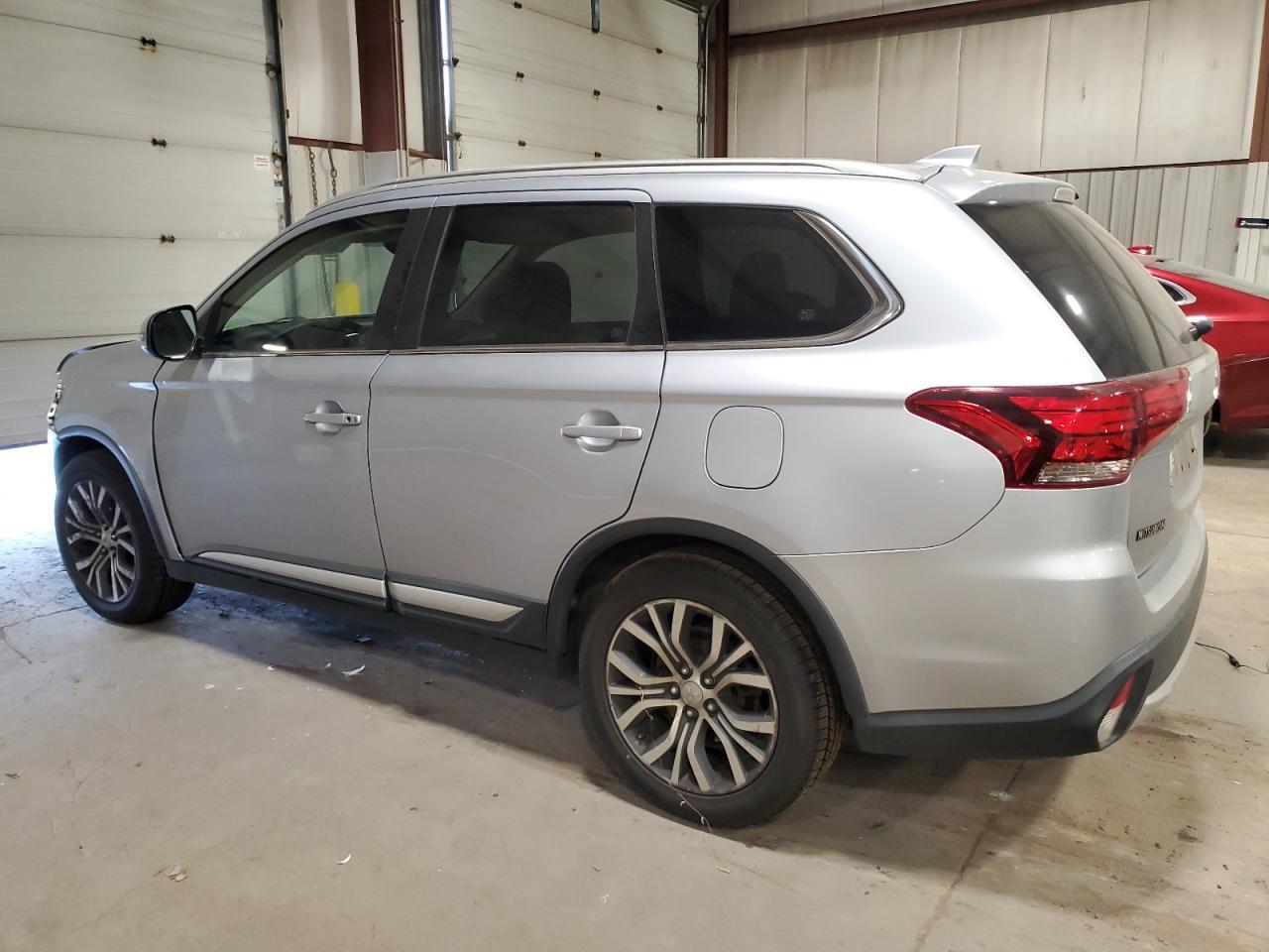2017 Mitsubishi Outlander Se - Фото 2
