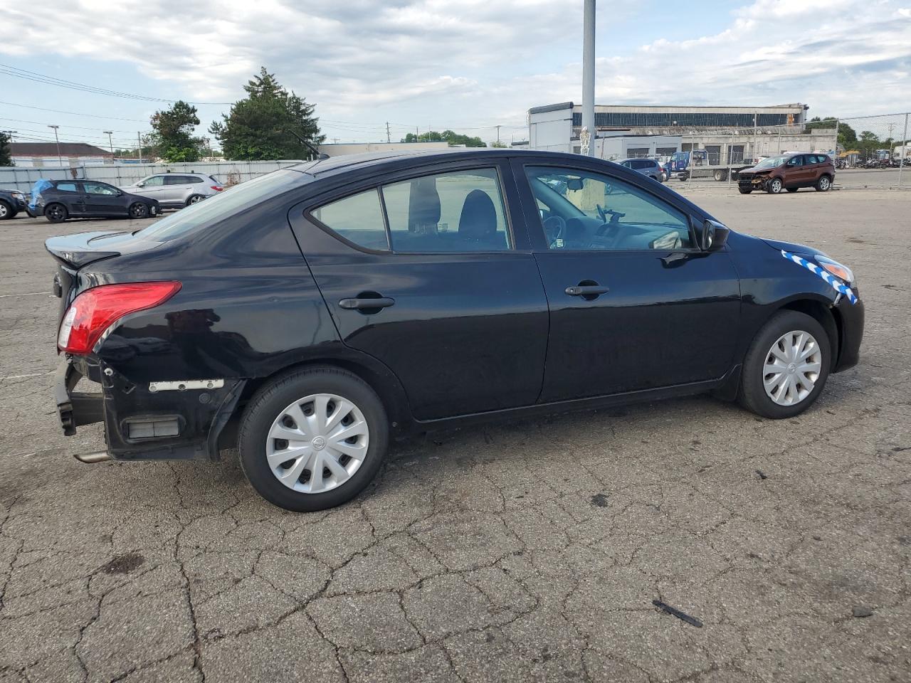 2018 Nissan Versa S - Фото 3