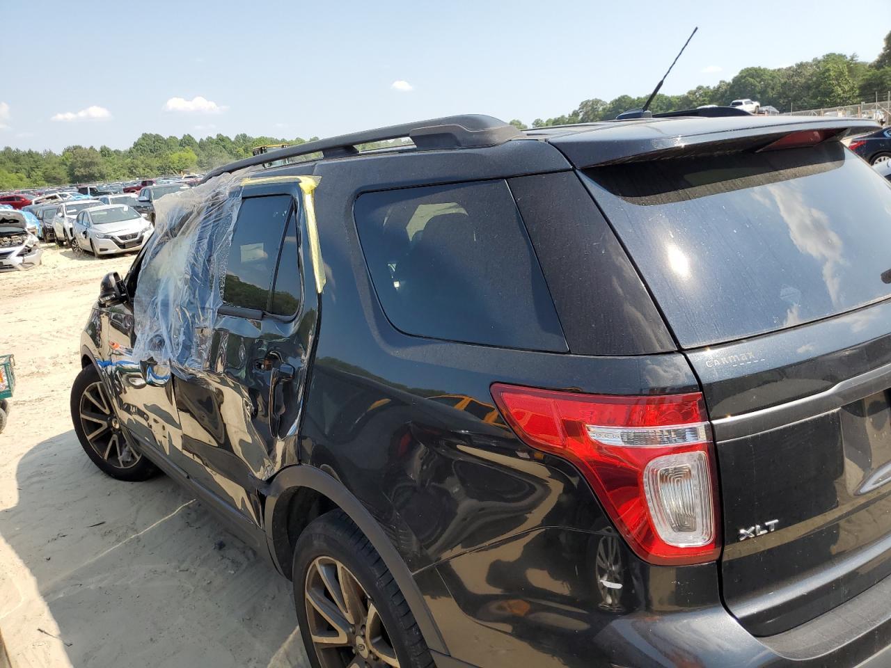 2015 Ford Explorer Xlt - Image 2
