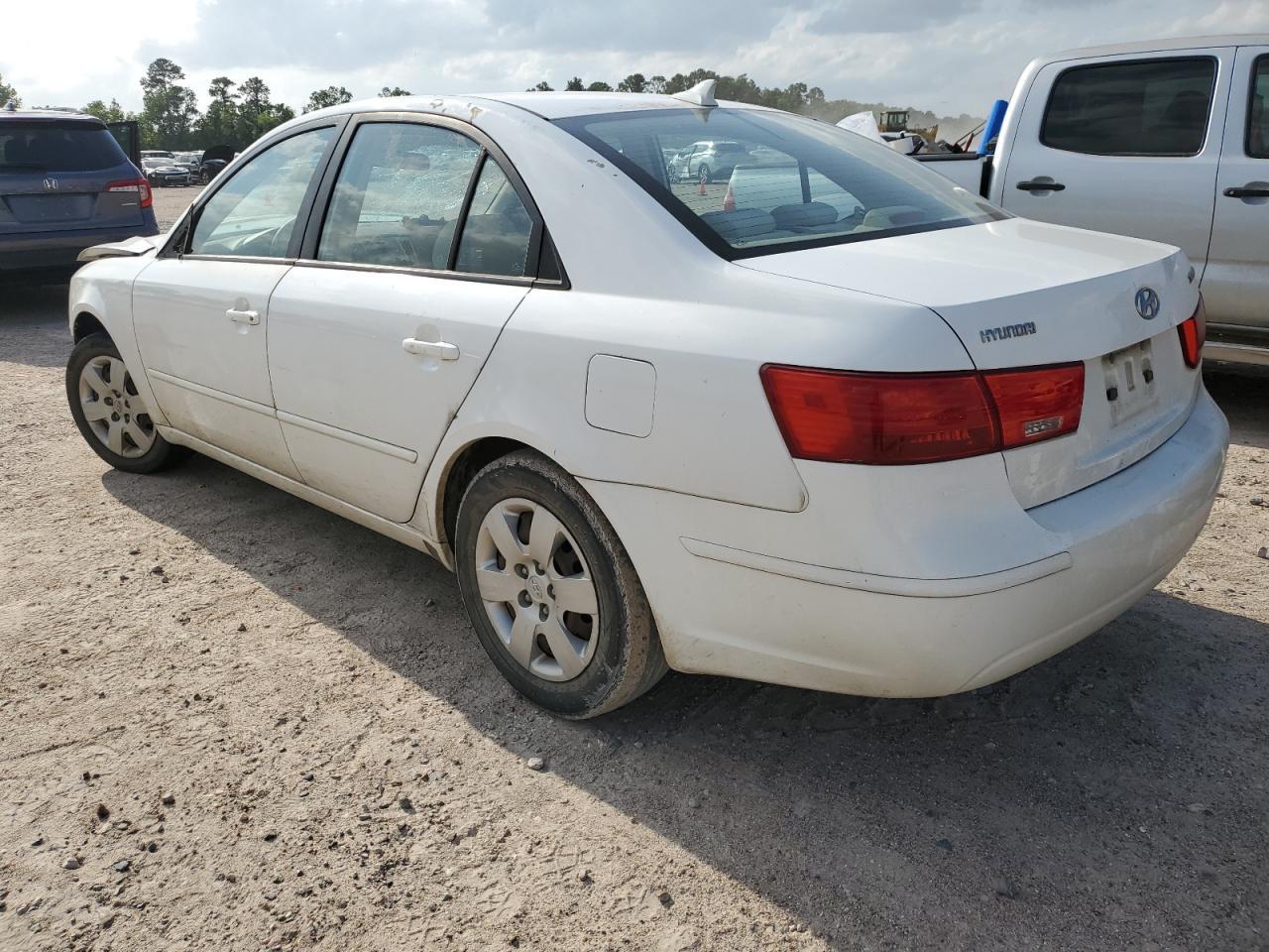 2010 Hyundai Sonata Gls - Image 2