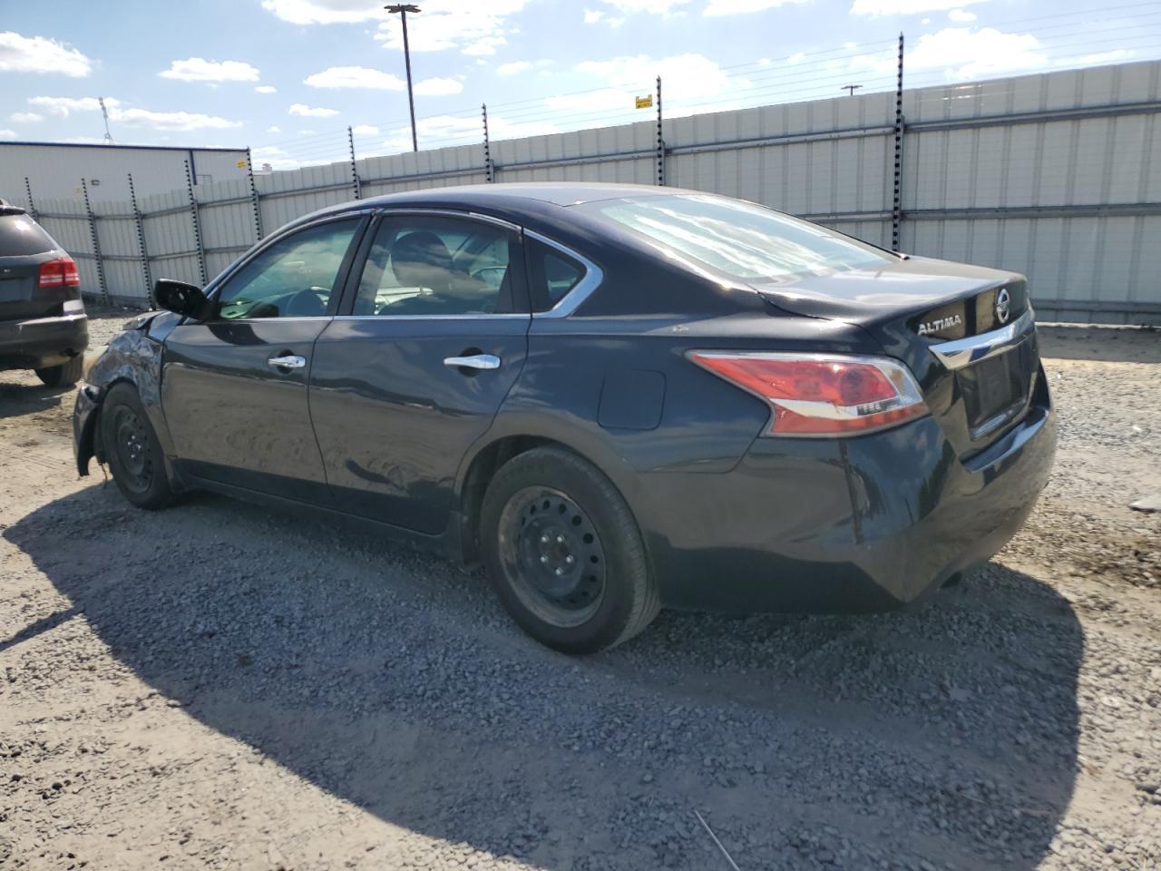 2015 Nissan Altima 2.5 - Фото 2