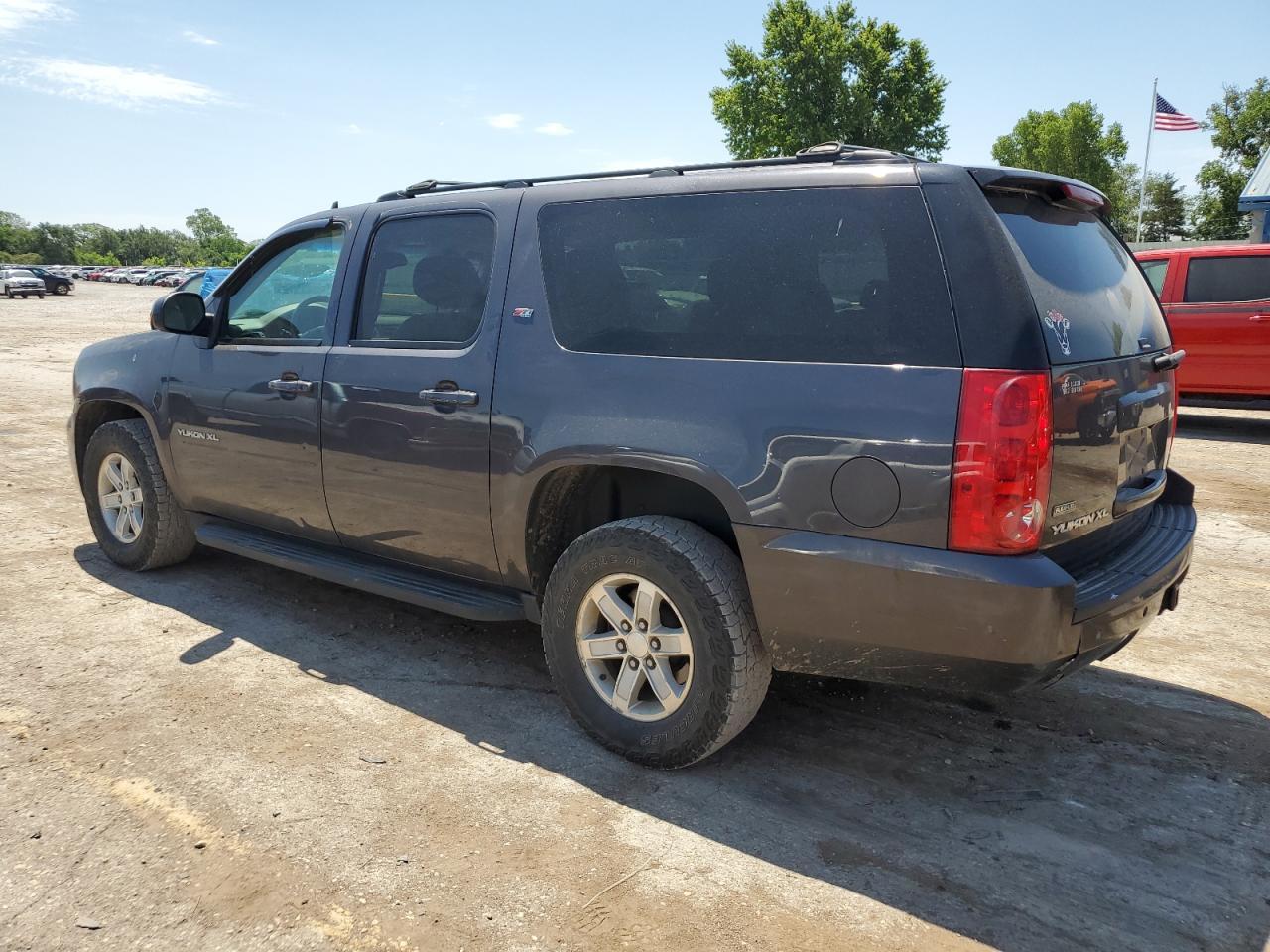 2011 GMC Yukon Xl K1500 Slt - Image 2