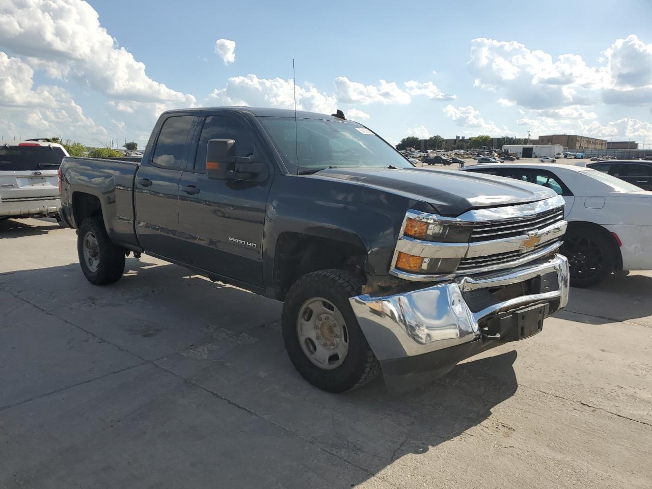 2017 Chevrolet Silverado C2500 Heavy Duty - Фото 4