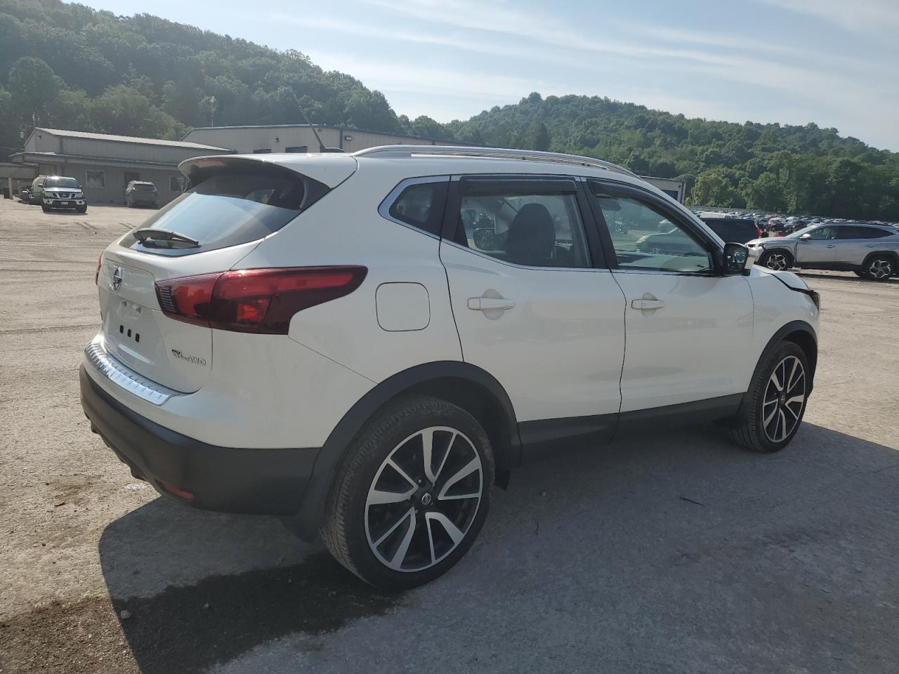 2017 Nissan Rogue Sport S - Фото 3